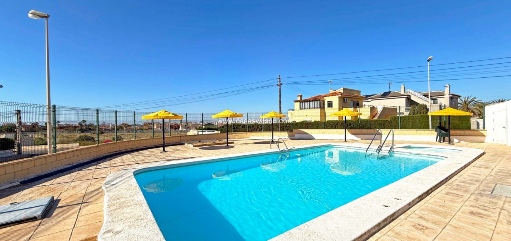 Sale - Bungalow - Torrevieja - Torrelamata - La Mata