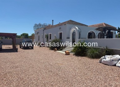 Venta - Chalet - Jacarilla