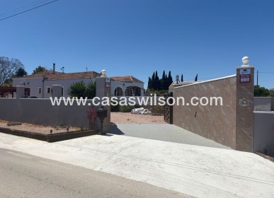 Venta - Chalet - Jacarilla