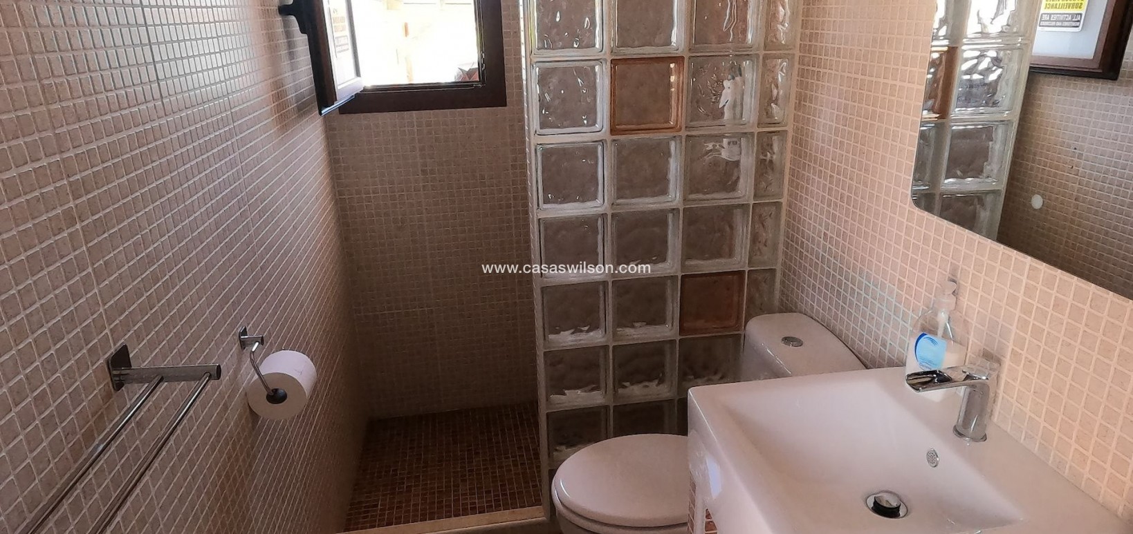 Venta - Chalet - Jacarilla