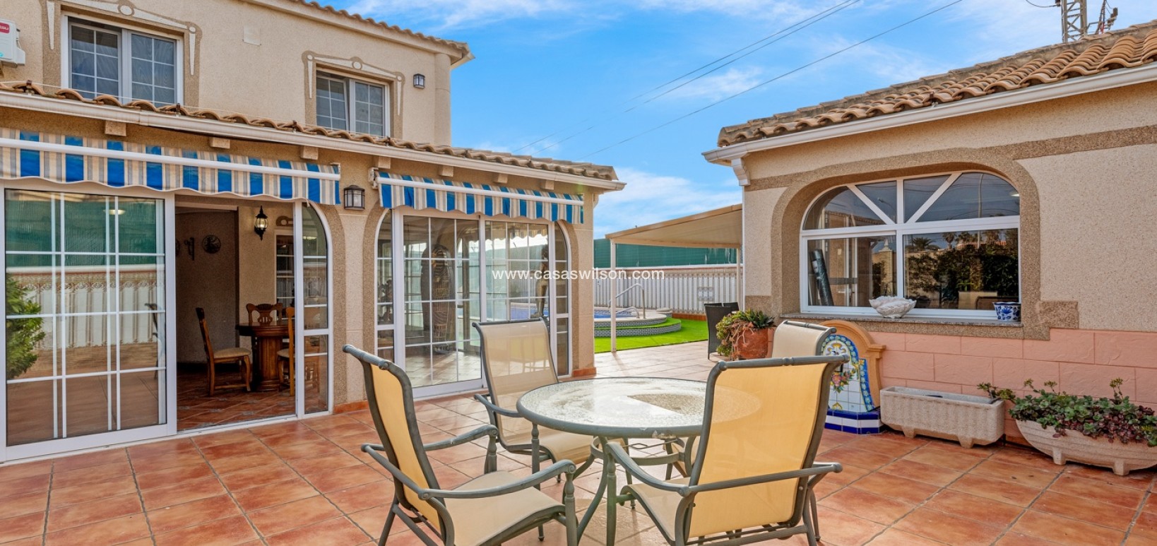 Sale - Villa - Torrevieja