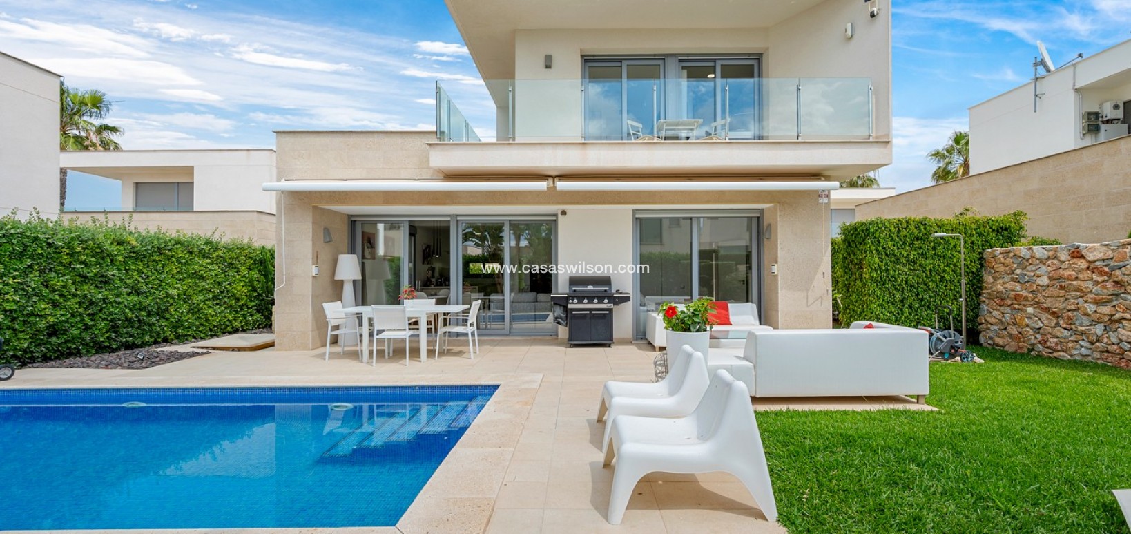 Sale - Villa - Orihuela - Vistabella Golf