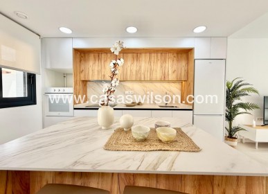 New Build - Townhouse - Cox - Sin Zona