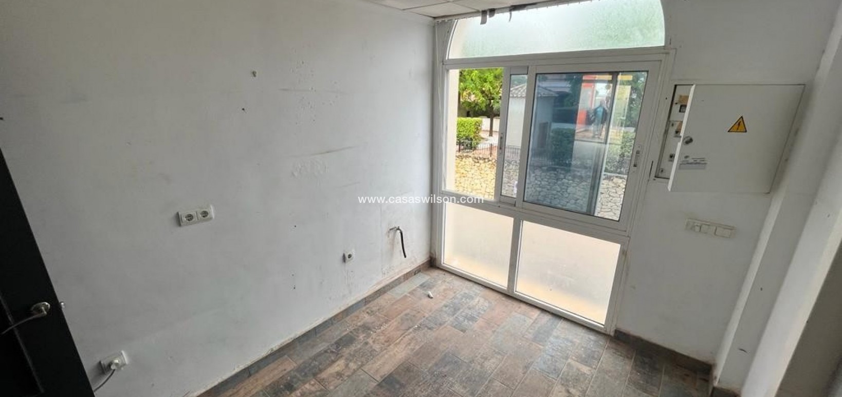 Sale - Business premises - Algorfa - La Finca Golf Resort