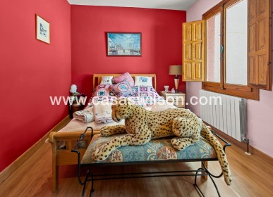 Sale - Country Property - 