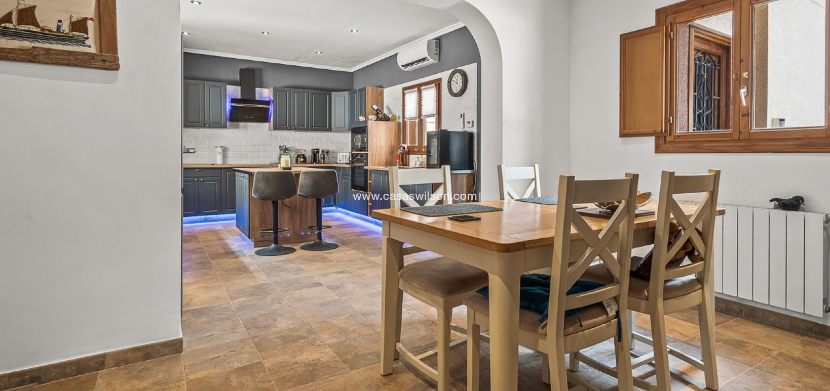 Sale - Country Property - 