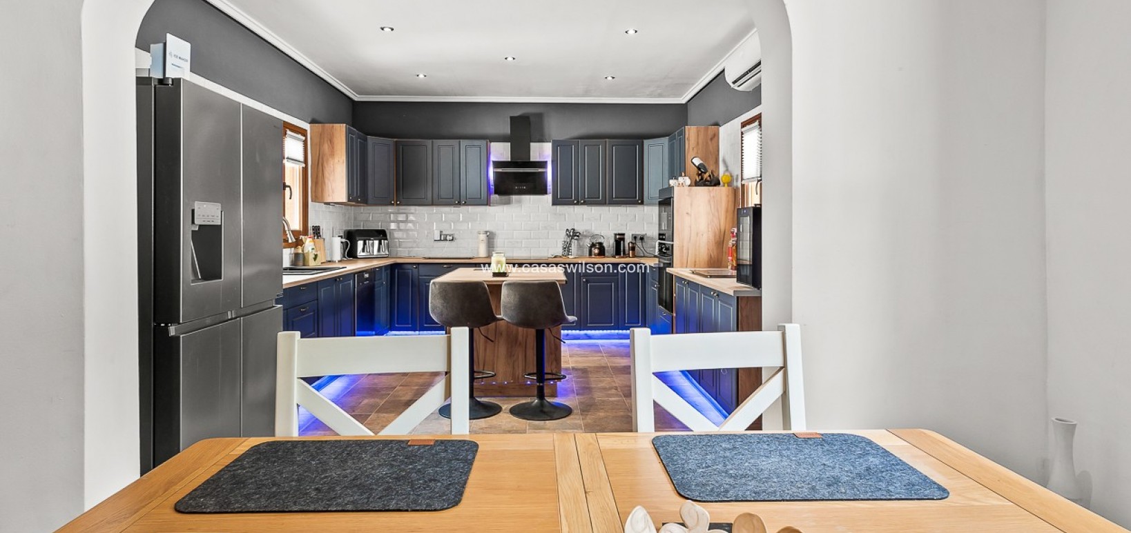 Sale - Country Property - 