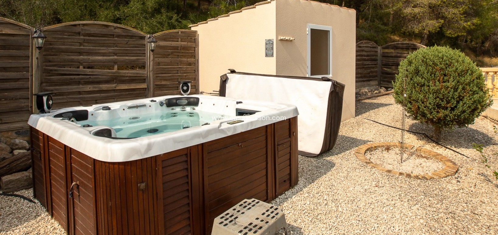 Sale - Country Property - 