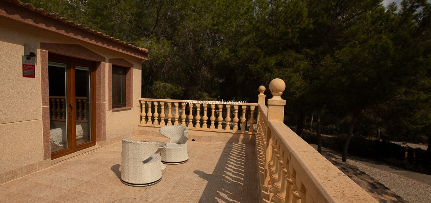 Sale - Country Property - 