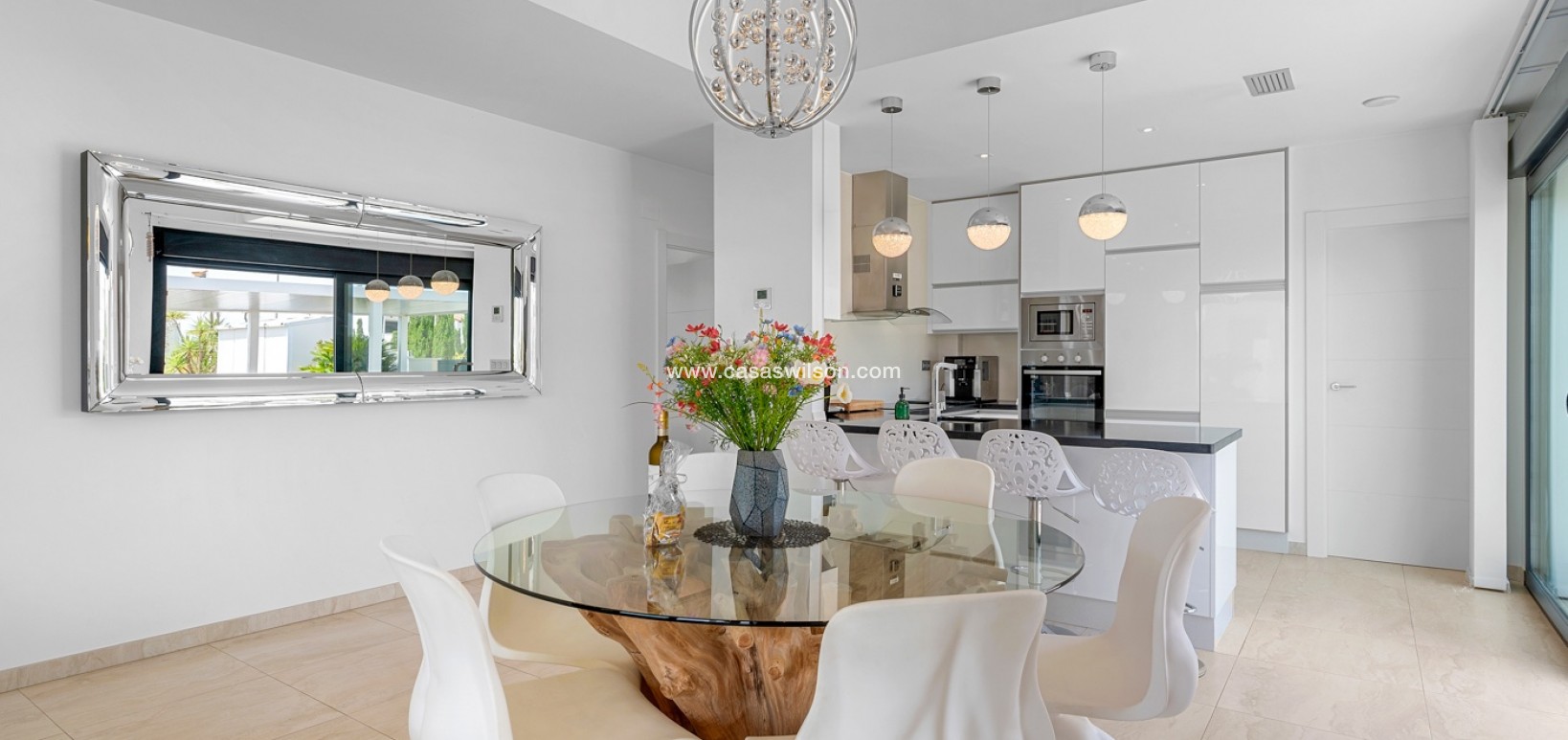 Sale - Villa - Orihuela Costa - Villamartín