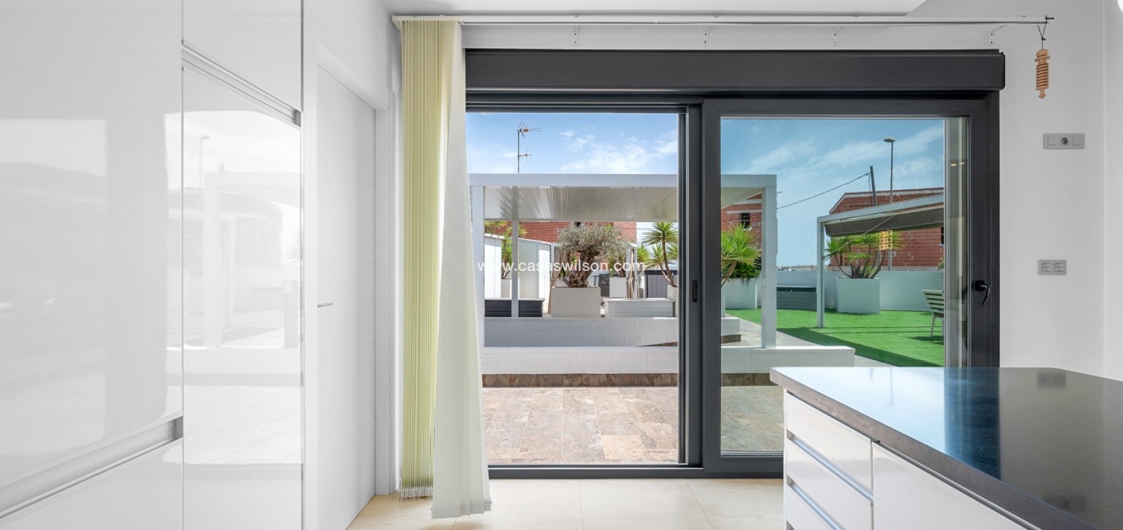 Sale - Villa - Orihuela Costa - Villamartín