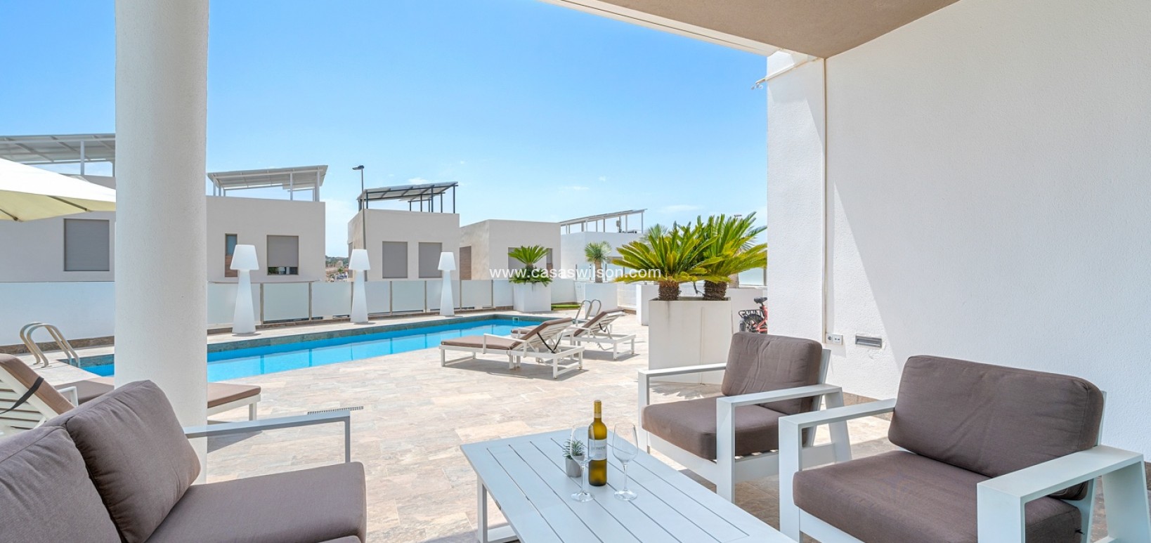 Sale - Villa - Orihuela Costa - Villamartín