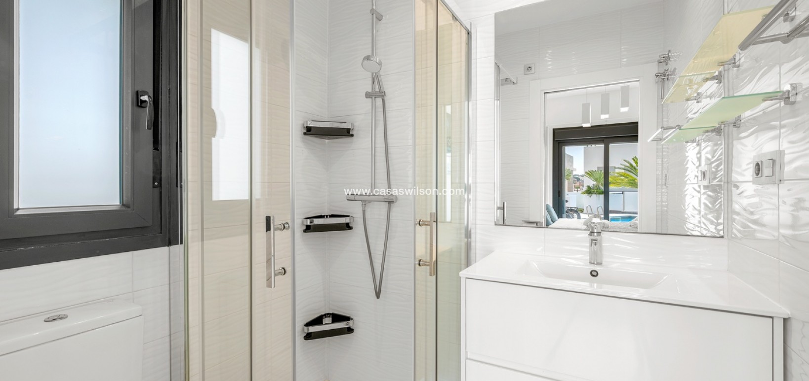 Sale - Villa - Orihuela Costa - Villamartín