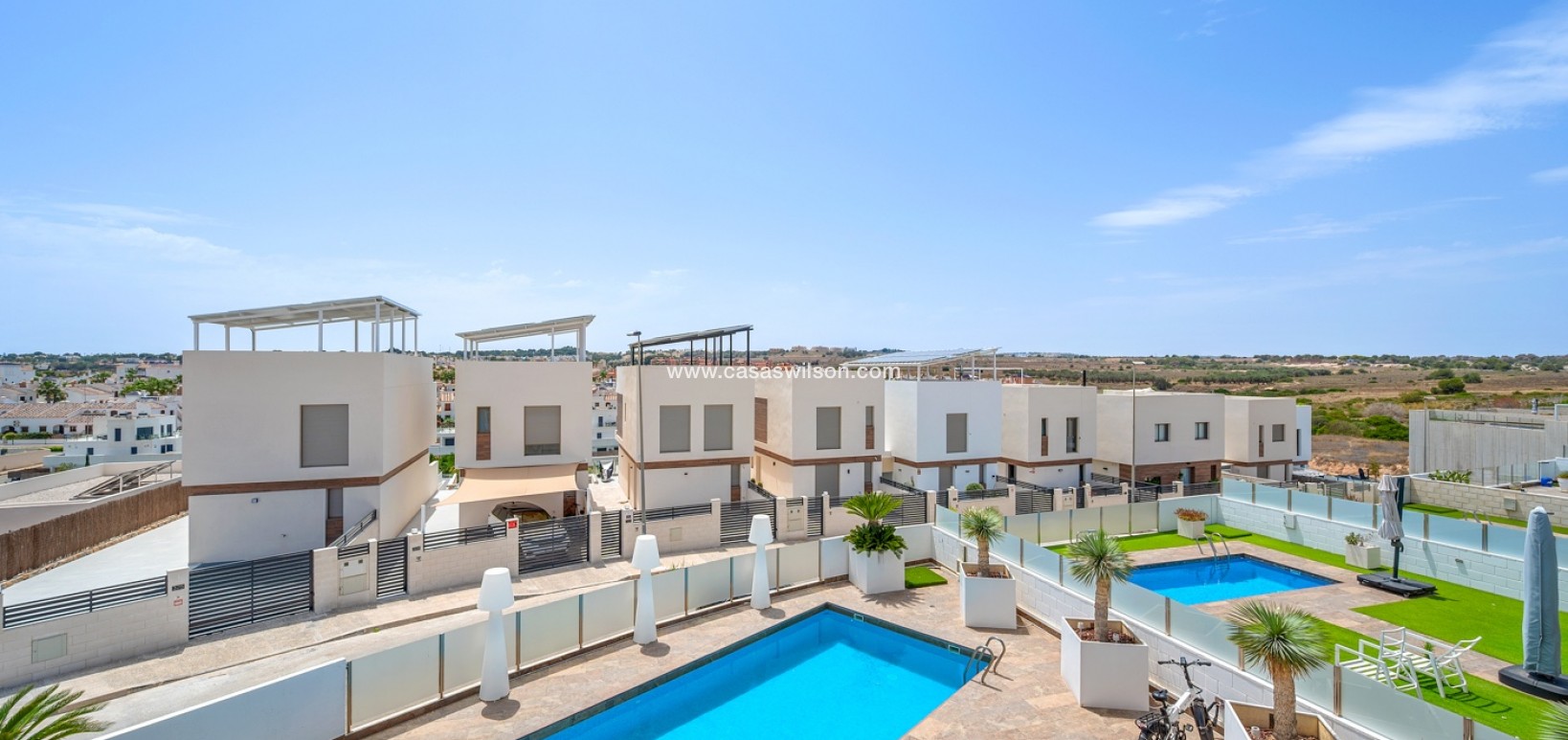 Sale - Villa - Orihuela Costa - Villamartín