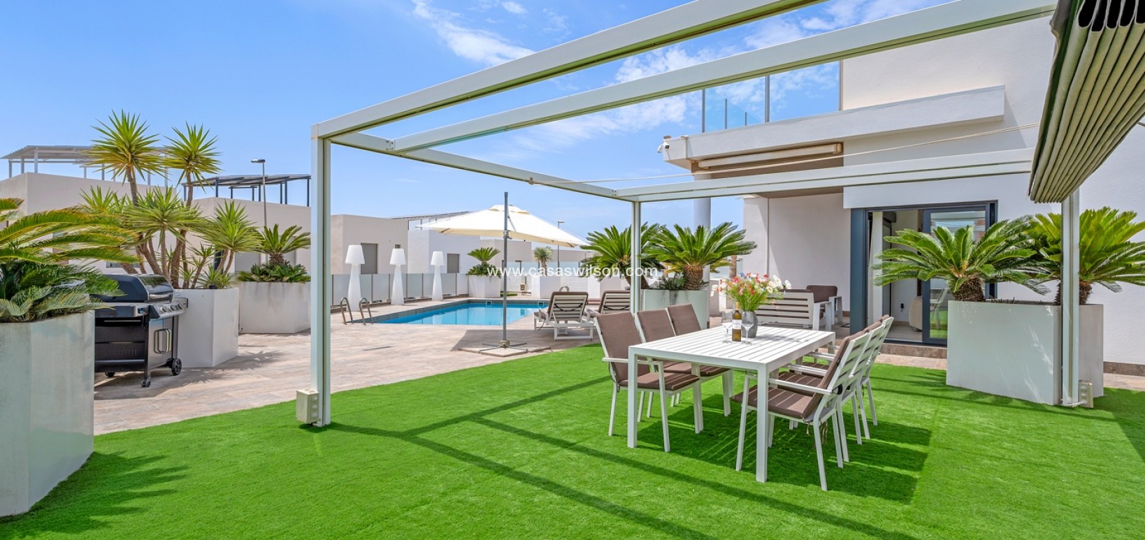 Sale - Villa - Orihuela Costa - Villamartín