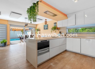 Venta - Chalet - Benijofar