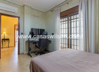 Sale - Villa - Los Montesinos - La Herrada