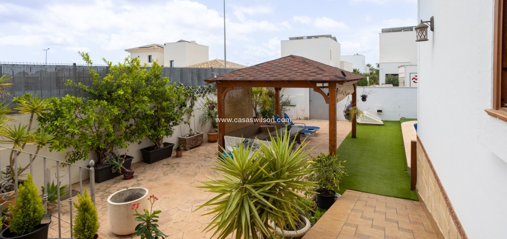 Sale - Villa - Los Montesinos - La Herrada