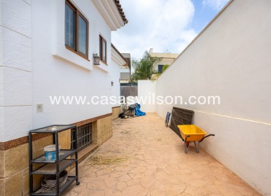 Sale - Villa - Los Montesinos - La Herrada
