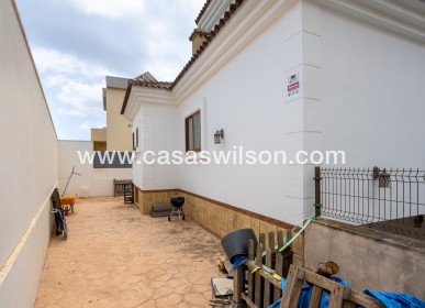 Sale - Villa - Los Montesinos - La Herrada