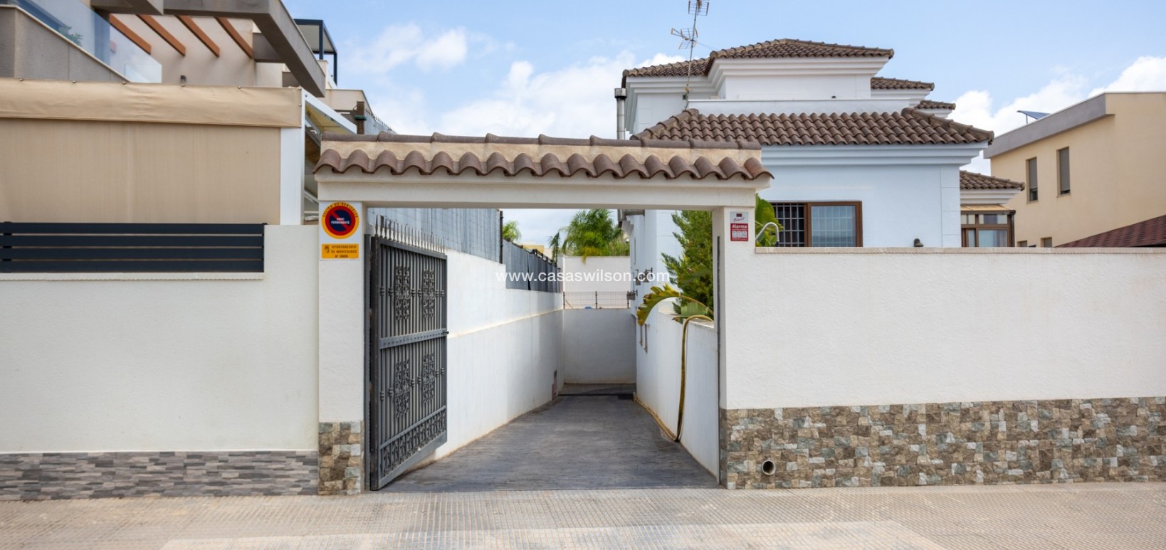 Sale - Villa - Los Montesinos - La Herrada