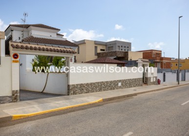 Sale - Villa - Los Montesinos - La Herrada