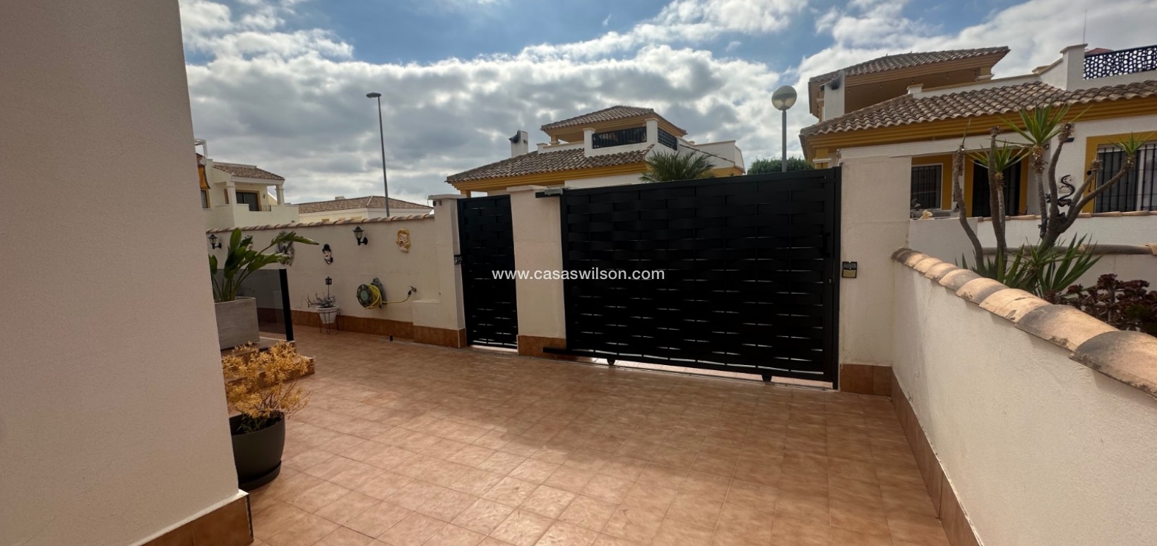 Sale - Villa - Orihuela - Entre Naranjos Vistabella