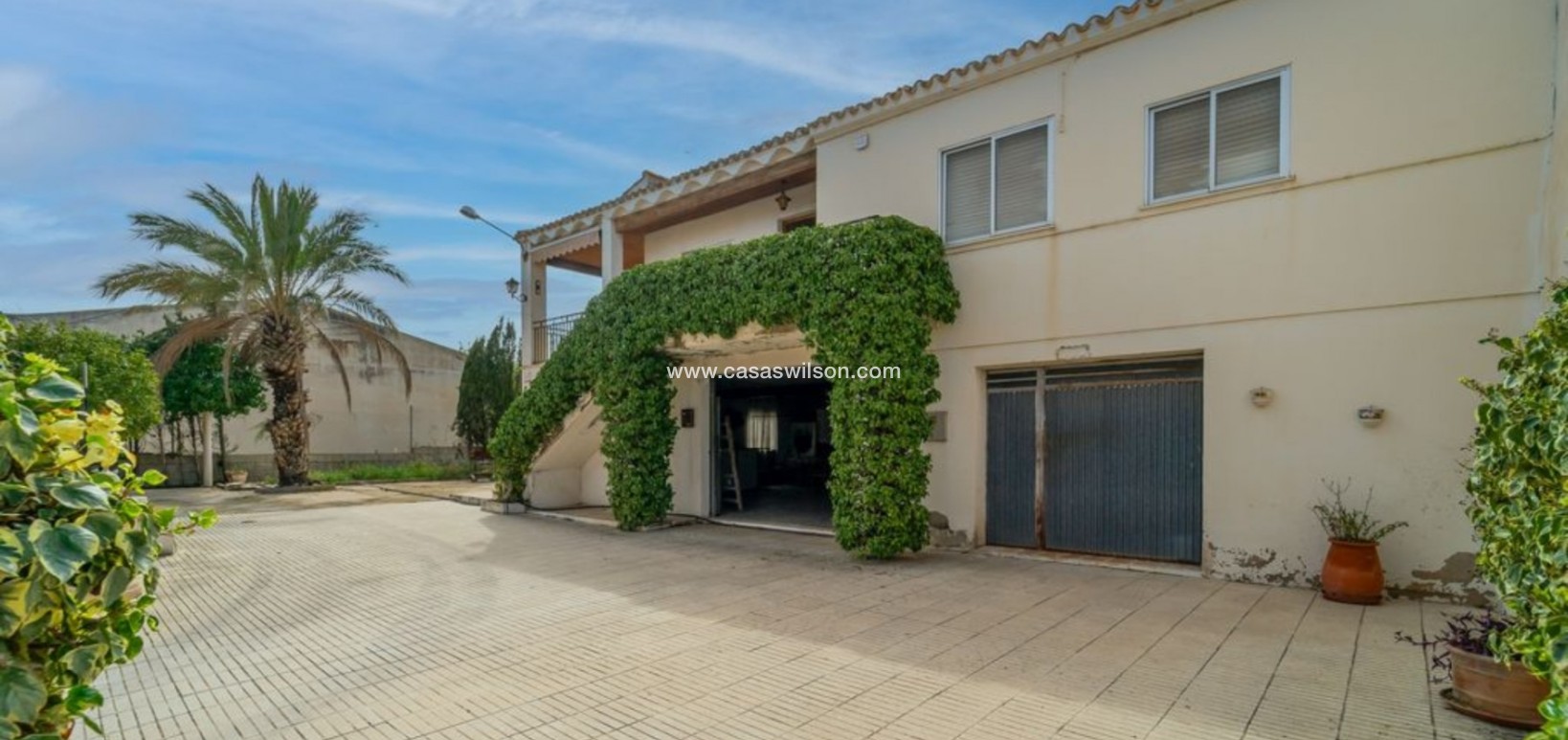 Sale - Villa - Salinas