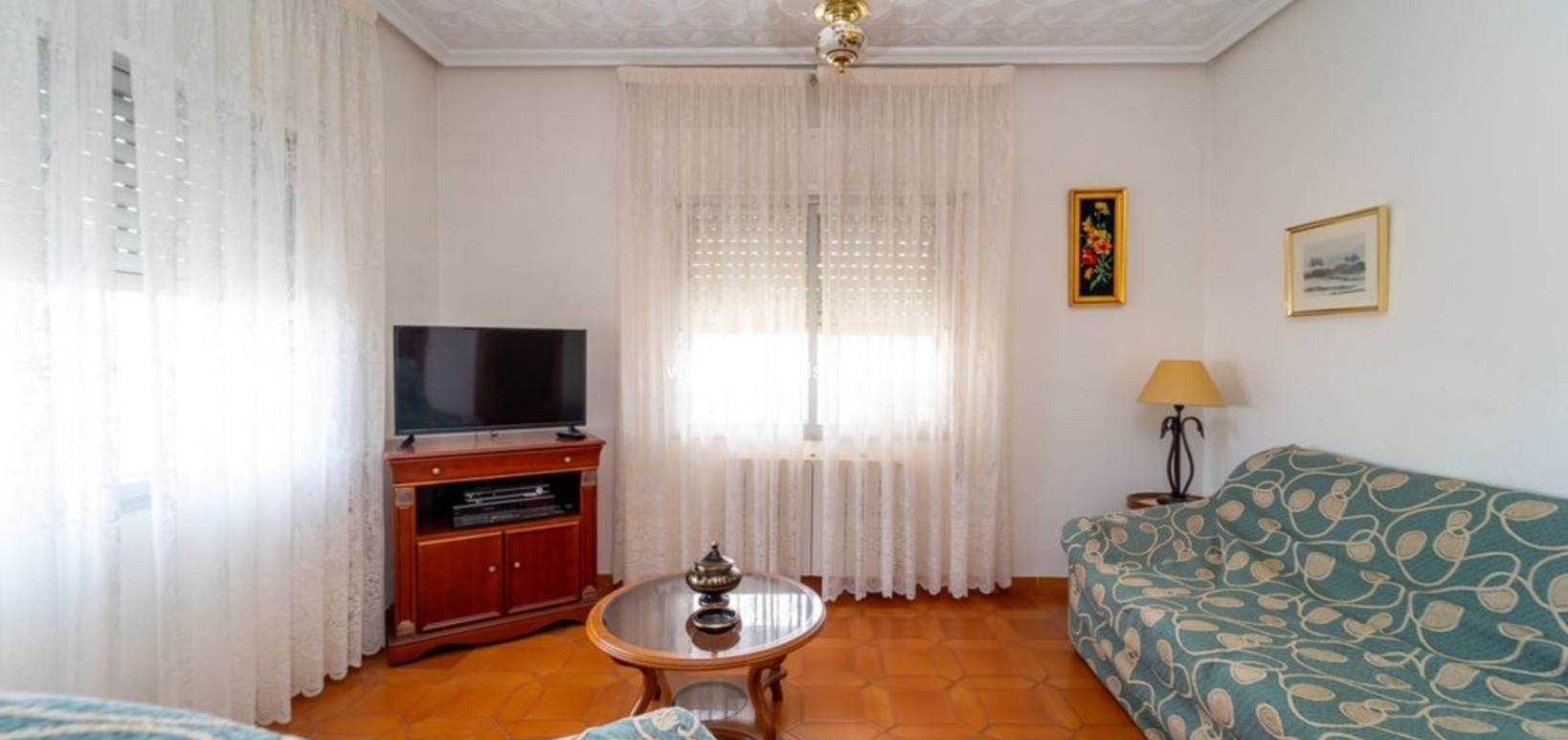 Sale - Villa - Salinas