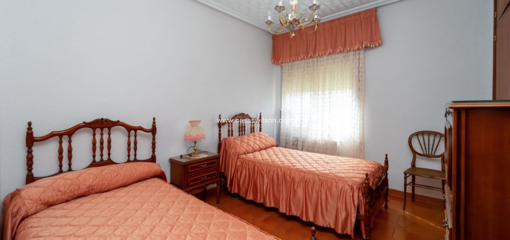 Sale - Villa - Salinas