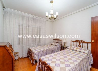 Sale - Villa - Salinas