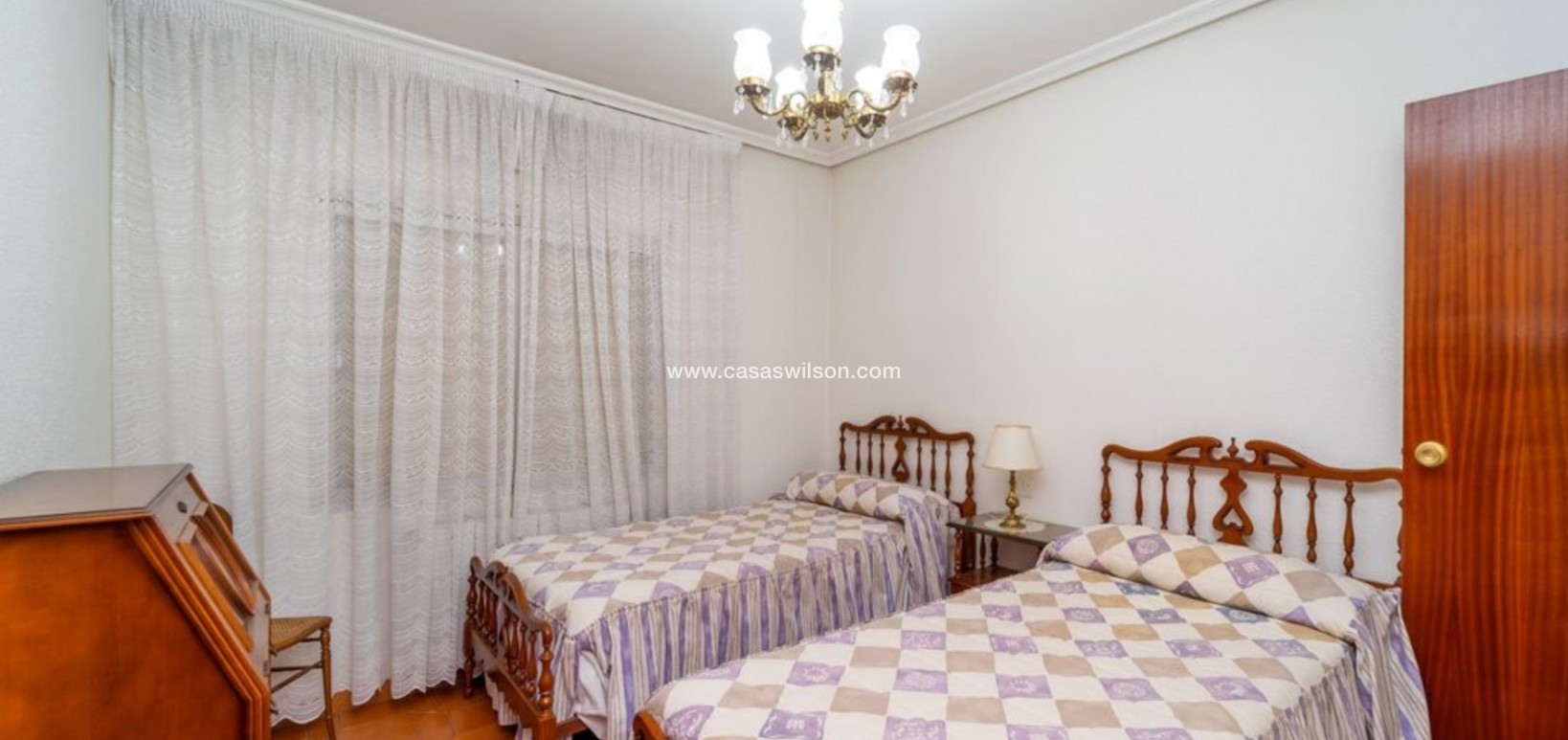 Sale - Villa - Salinas