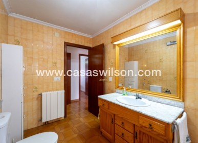 Sale - Villa - Salinas