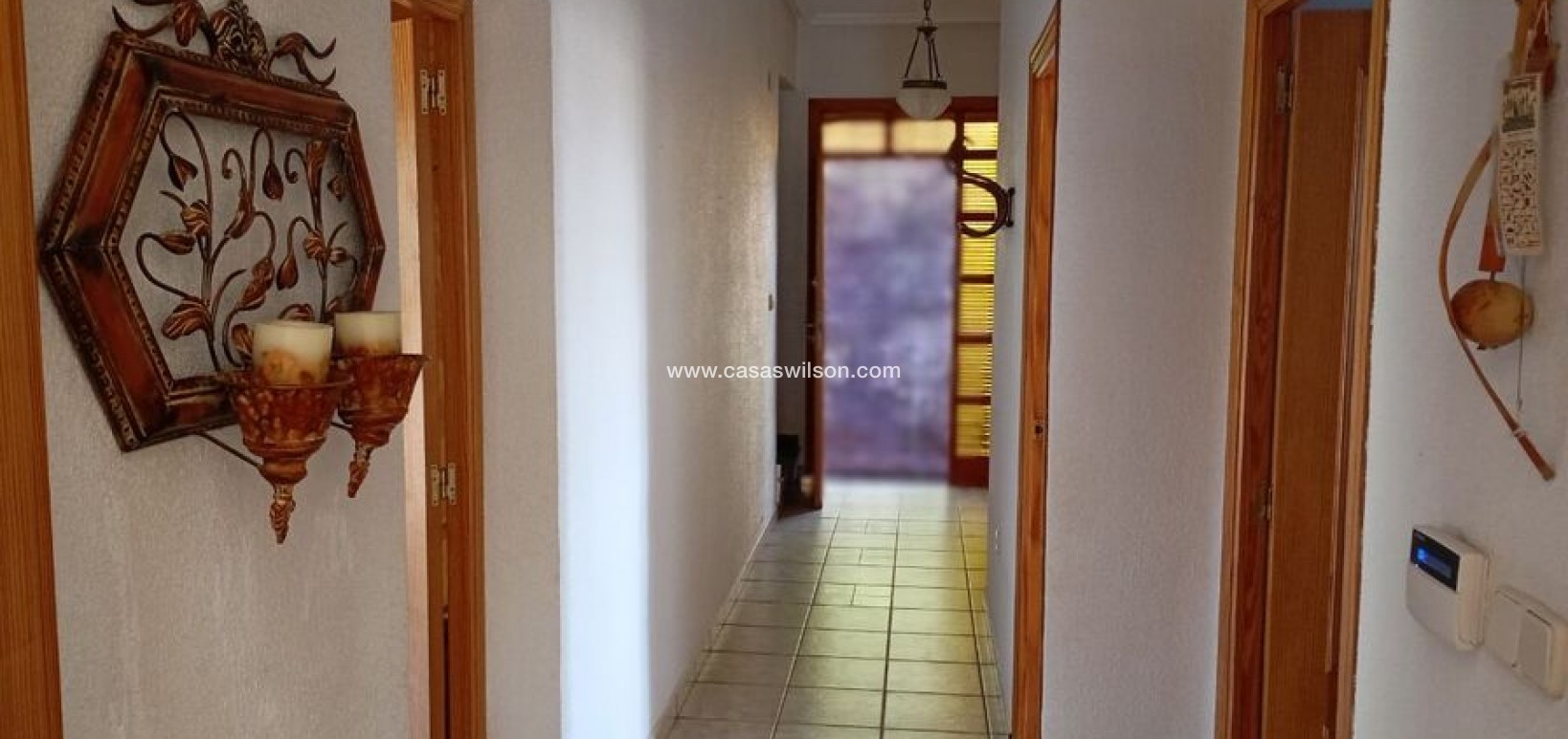 Sale - Villa - Daya Nueva