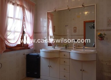 Sale - Villa - Daya Nueva