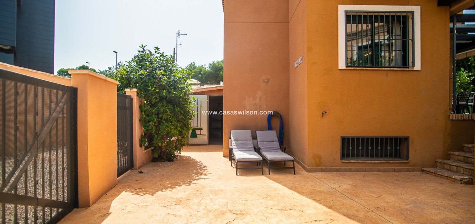 Sale - Villa - Torrevieja - Costa Blanca