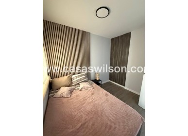 Sale - Apartment - Torrevieja - Centro