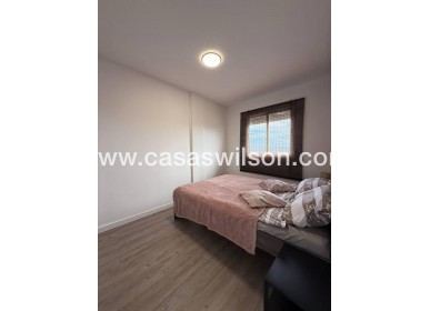 Sale - Apartment - Torrevieja - Centro