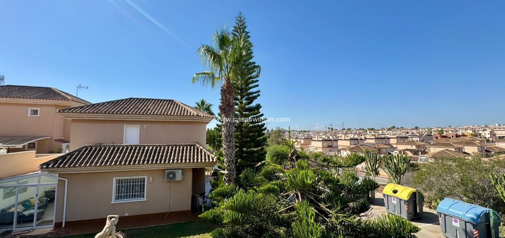 Sale - Villa - Torrevieja - Costa Blanca