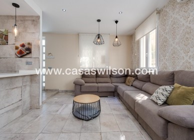 Sale - Townhouse - Torrevieja - Centro