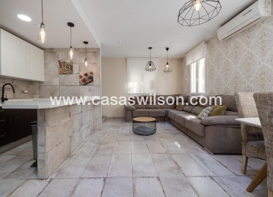 Sale - Townhouse - Torrevieja - Centro