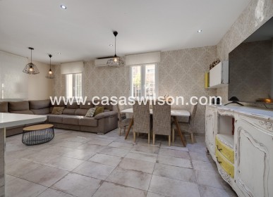 Sale - Townhouse - Torrevieja - Centro