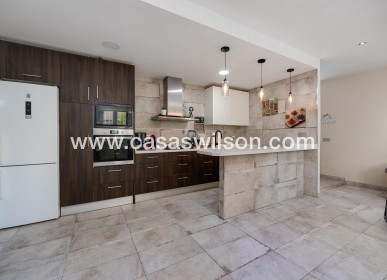 Sale - Townhouse - Torrevieja - Centro