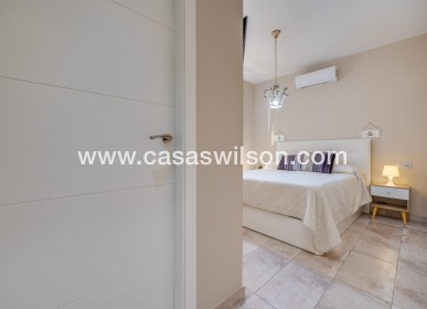 Sale - Townhouse - Torrevieja - Centro