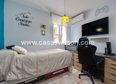Sale - Townhouse - Torrevieja - Centro