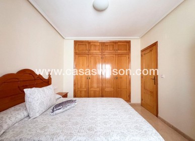 Sale - Apartment - Torrevieja - Centro
