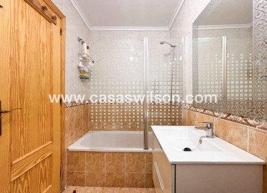 Sale - Apartment - Torrevieja - Centro