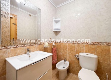 Sale - Apartment - Torrevieja - Centro