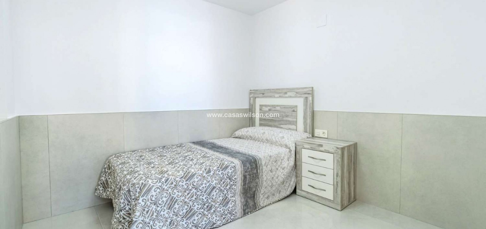 Sale - Bungalow - Torrevieja - Costa Blanca