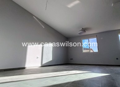 Sale - Townhouse - La Romana - Inland